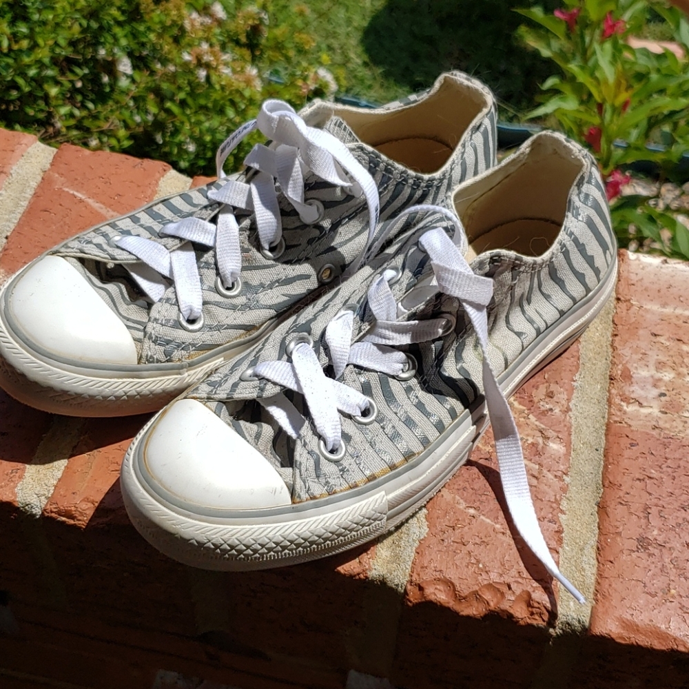 Zebra Stripe Chuck Taylor Sneakers sz 6 36.5